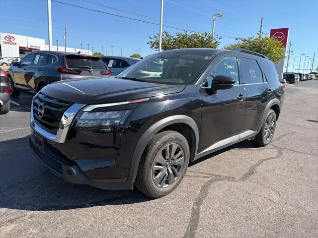 2024 Nissan Pathfinder SV photo 7
