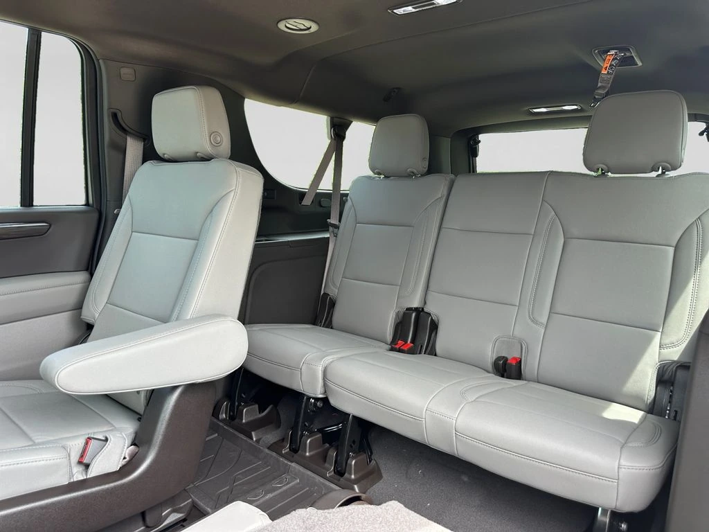 2026 Chevrolet Suburban LT - Photo 39