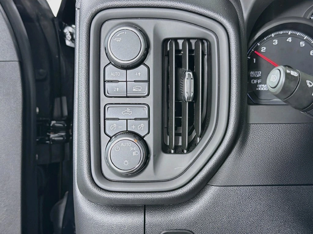 2026 Chevrolet Silverado 1500 Custom - Photo 9