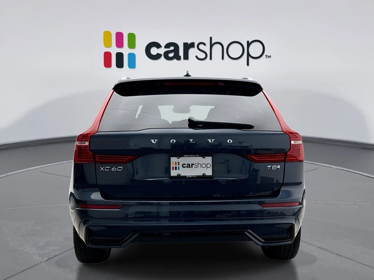 2025 Volvo - image 4