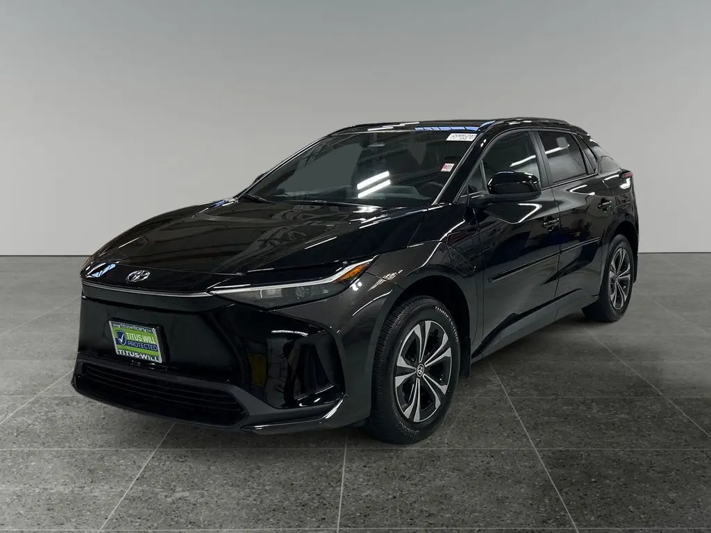 2024 Toyota bZ4X XLE photo 3
