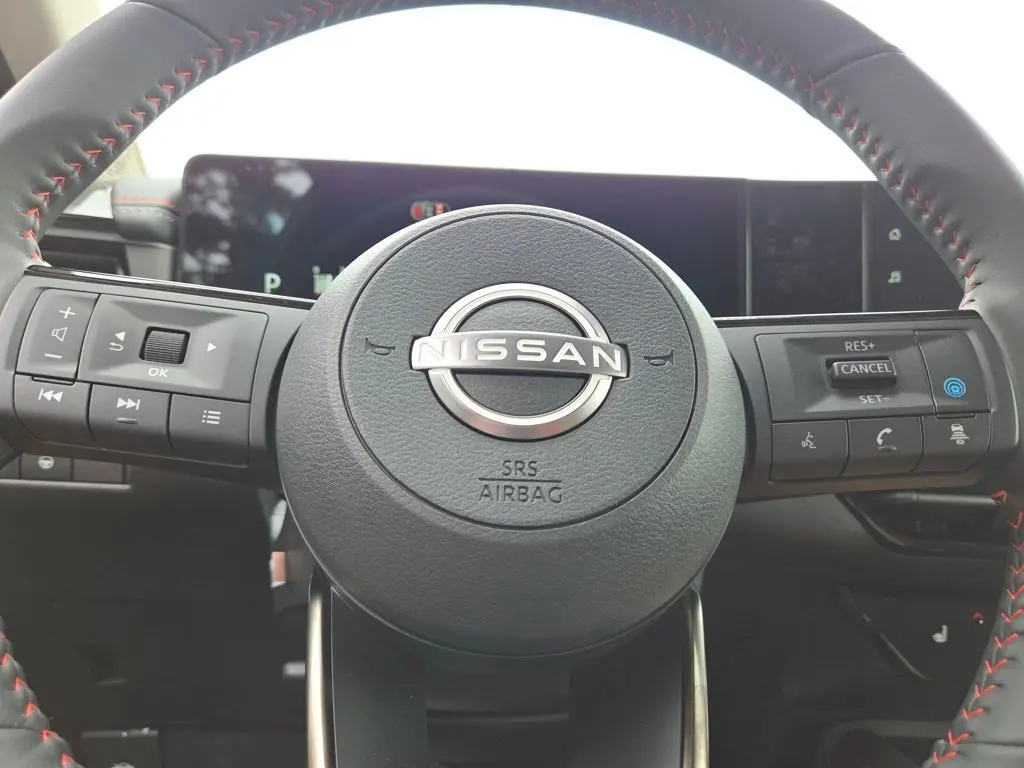2026 Nissan Kicks SR photo 18