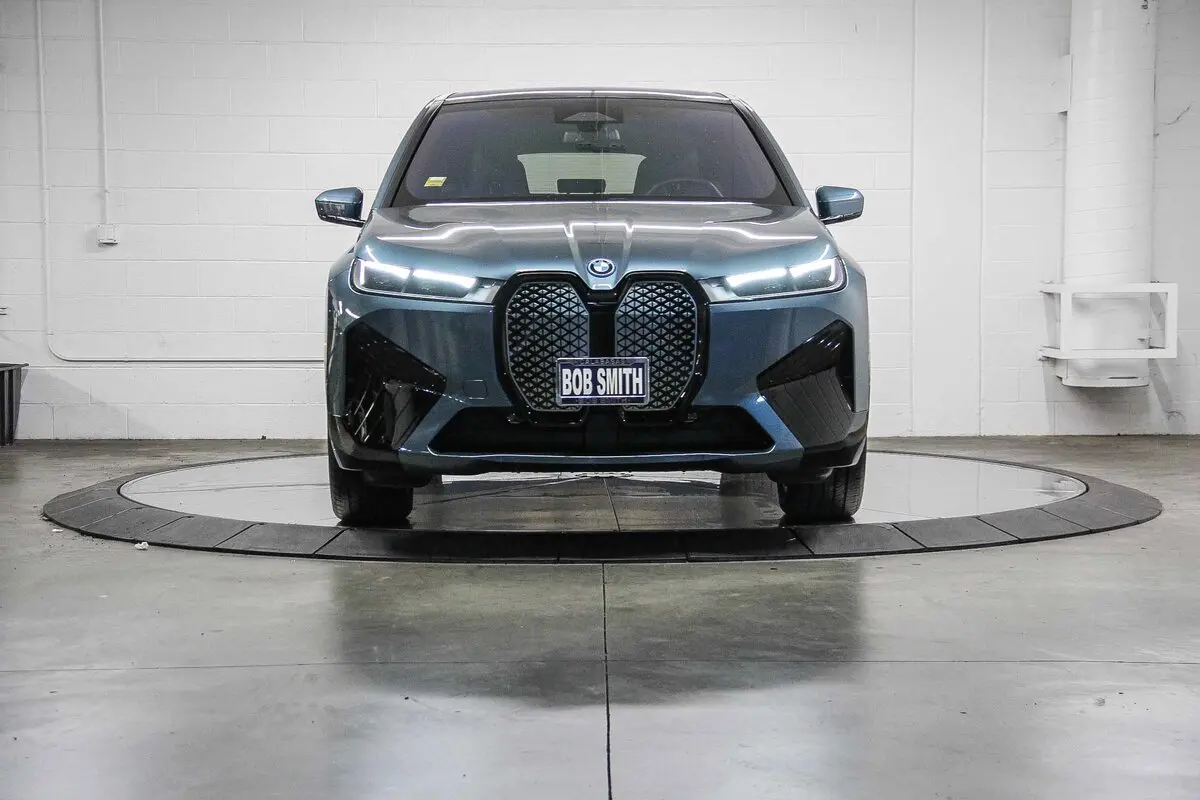 2025 Bmw iX photo 2