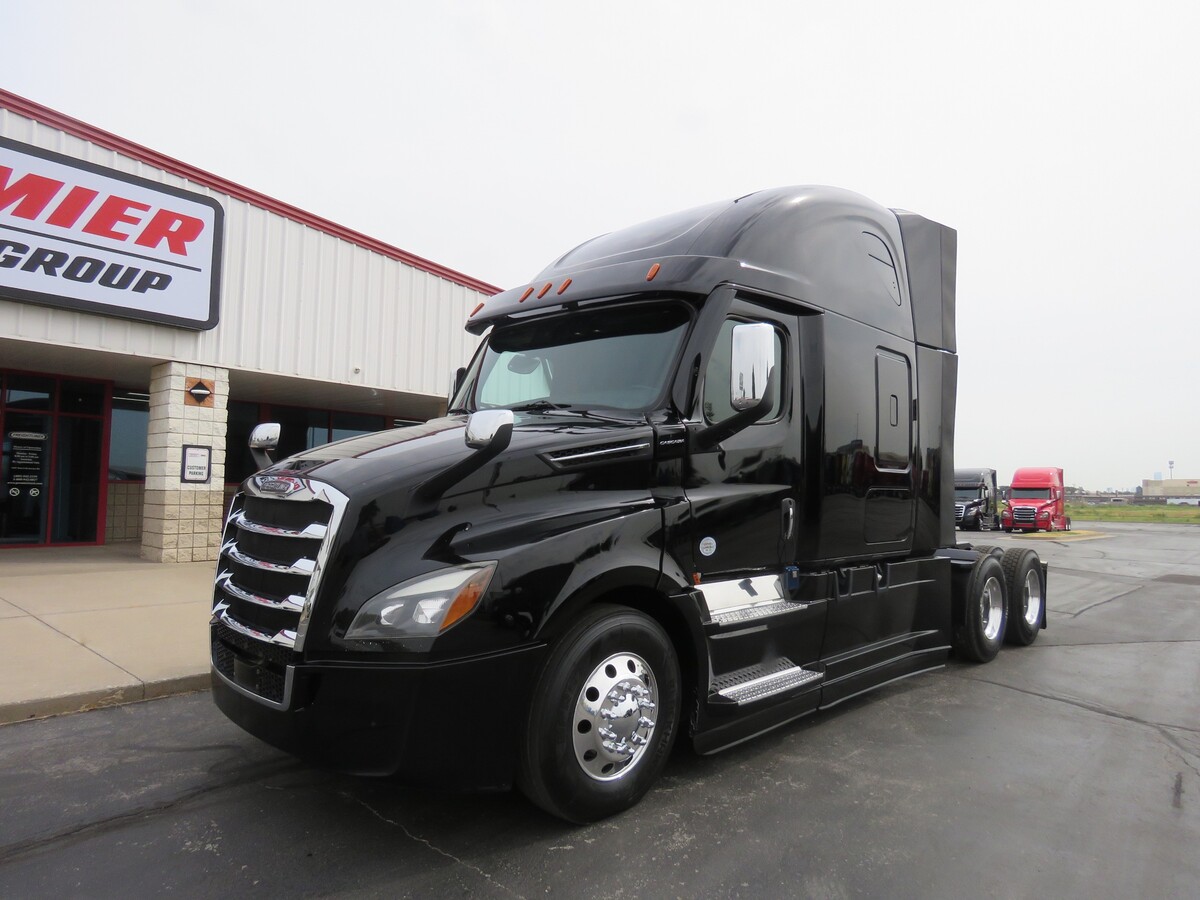 2022 FREIGHTLINER Cascadia
