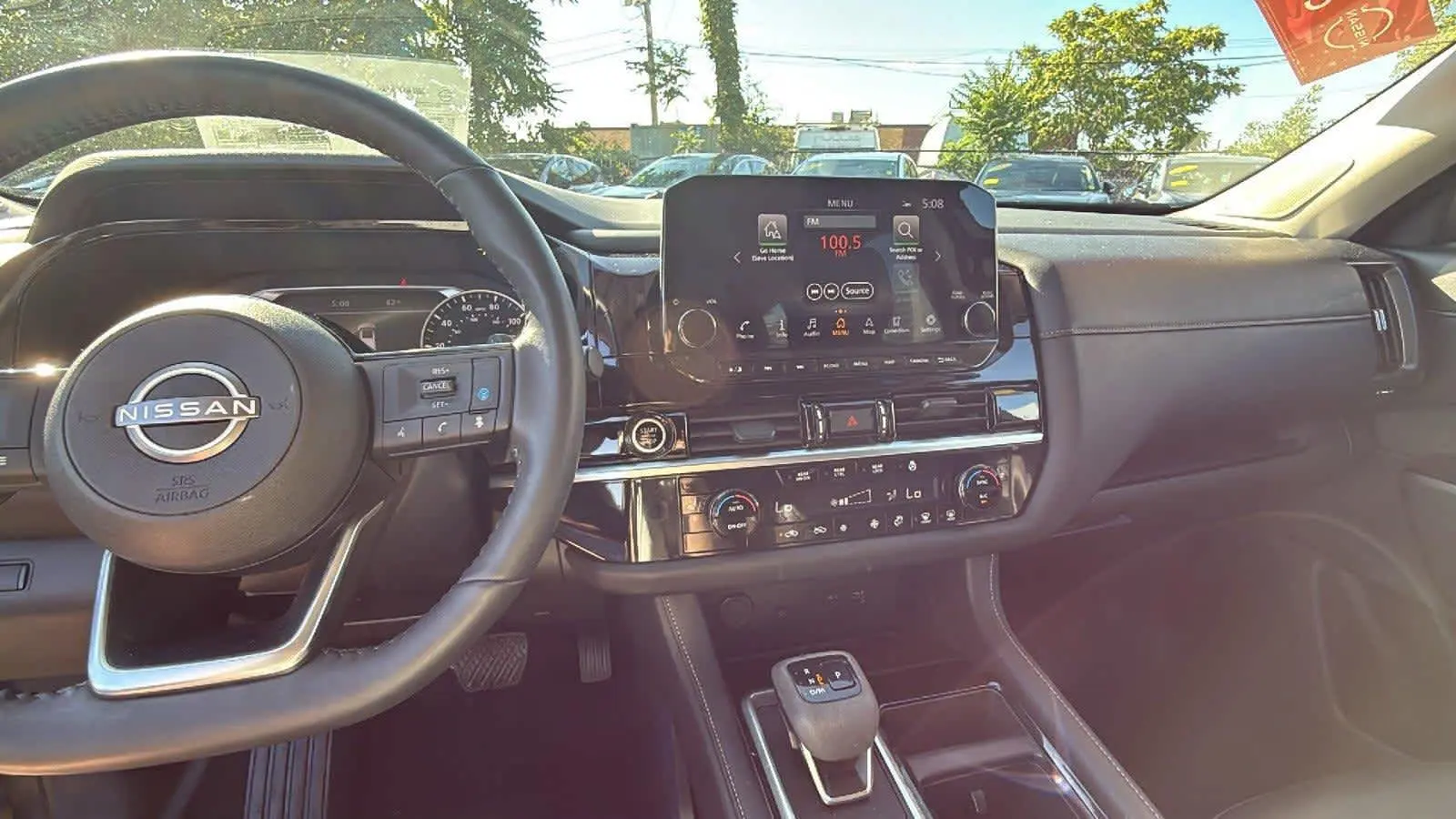 2024 Nissan Pathfinder SL photo 11