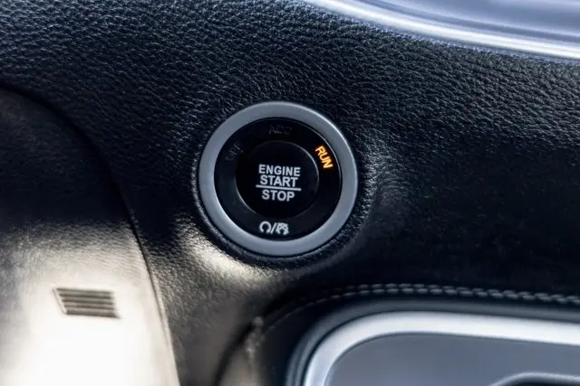 2022 Dodge Challenger SXT photo 5