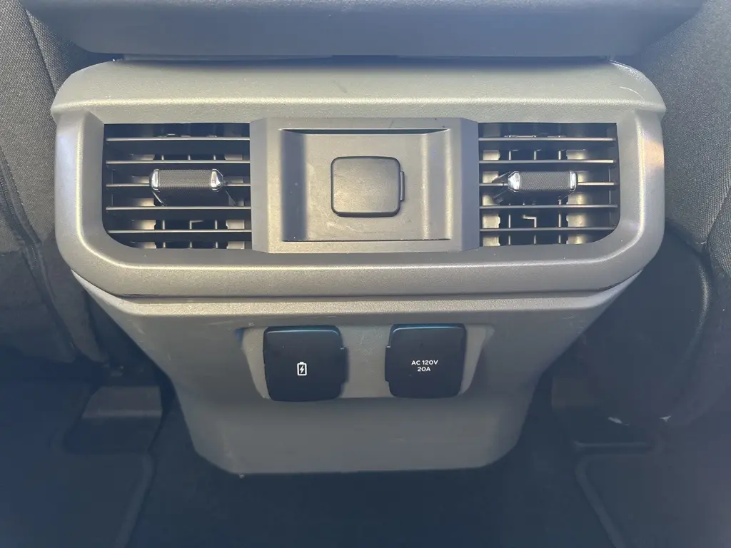 2024 Ford F-150 XLT photo 13