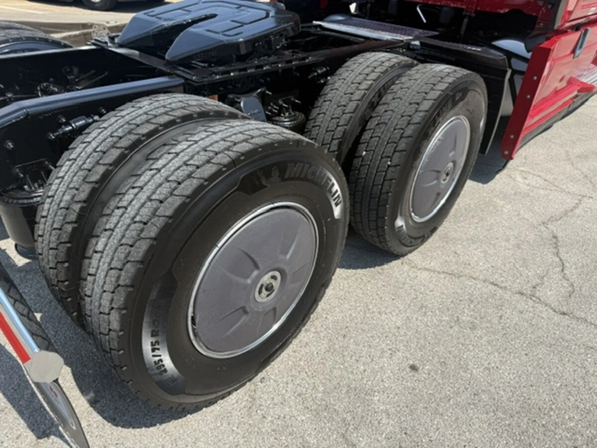 2022 Freightliner Cascadia — photo 5