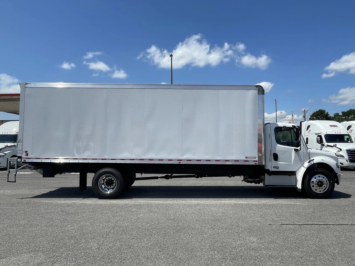 2027 Freightliner M2 106 — photo 8
