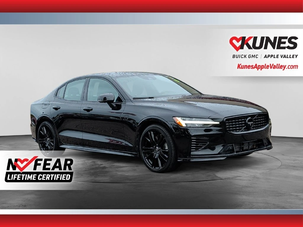 2022 Volvo S60 R-Design
