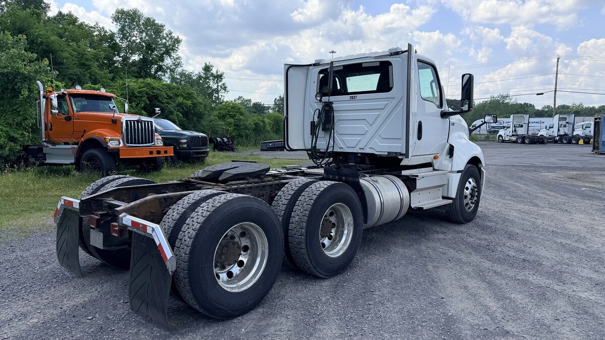 2018 International LT in Syracuse, NY — photo 4