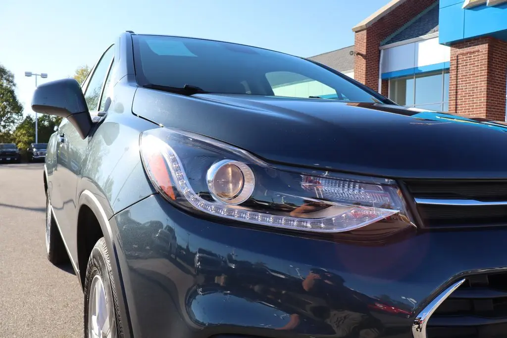 2022 Chevrolet Trax LT photo 3