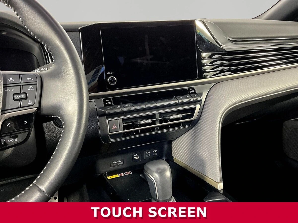 2025 Toyota Camry SE - Photo 9