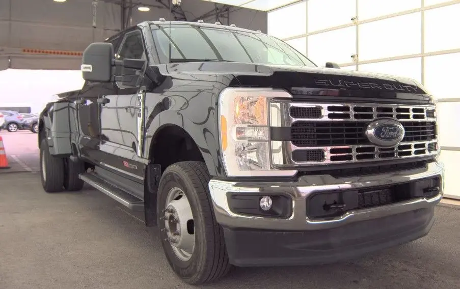 2023 Ford F-350 photo 4