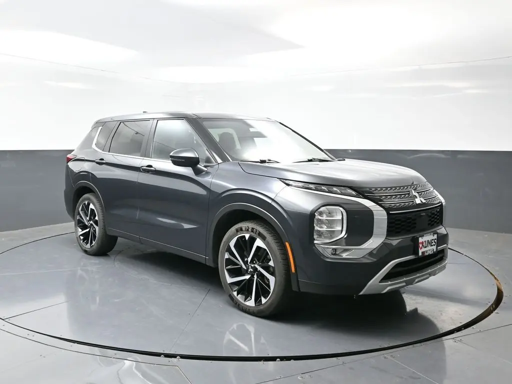 2024 Mitsubishi Outlander SE Ralliart photo 2