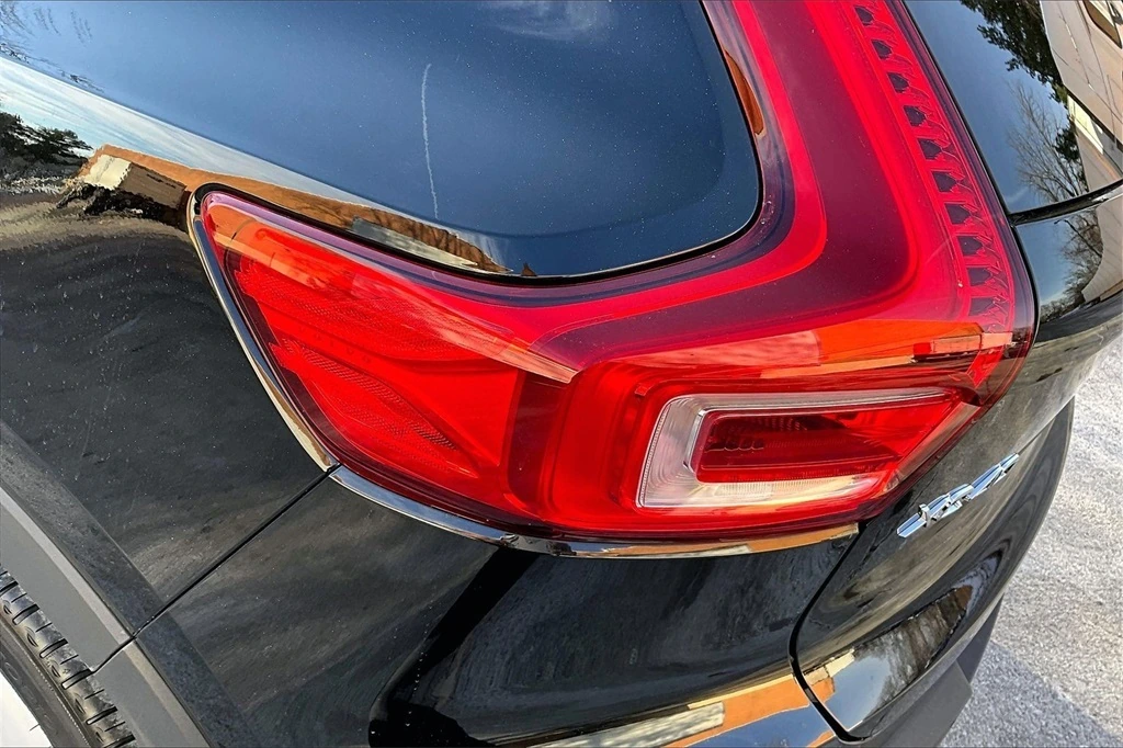 2026 Volvo - image 22