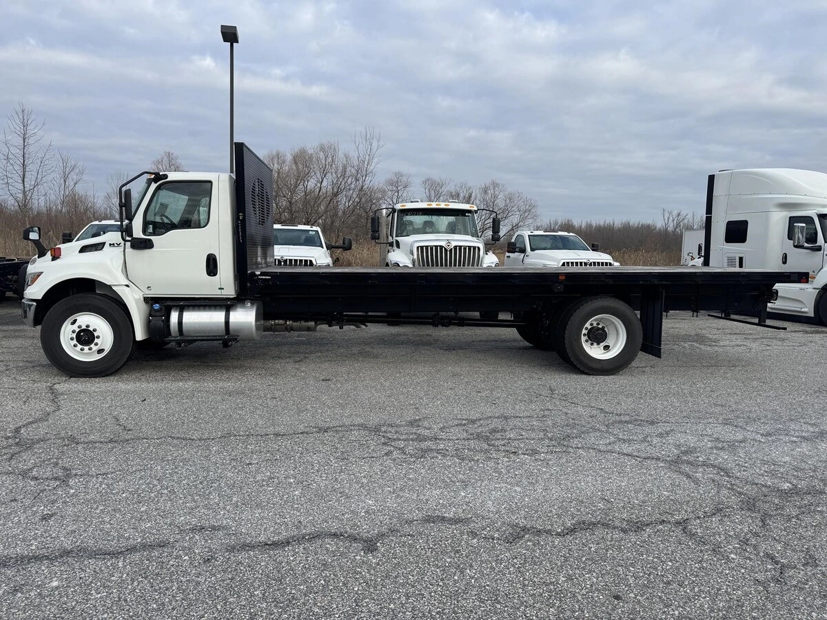 2025 International MV — photo 2