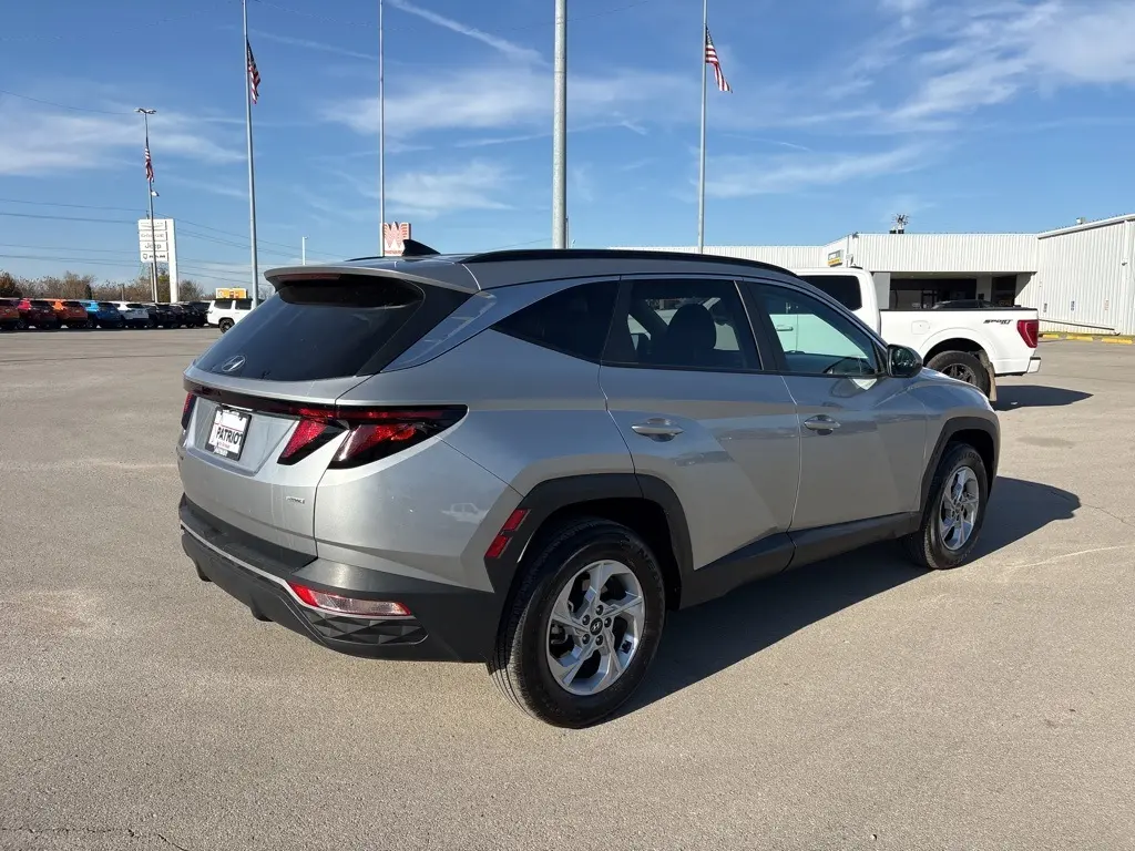 2024 Hyundai Tucson SEL photo 2
