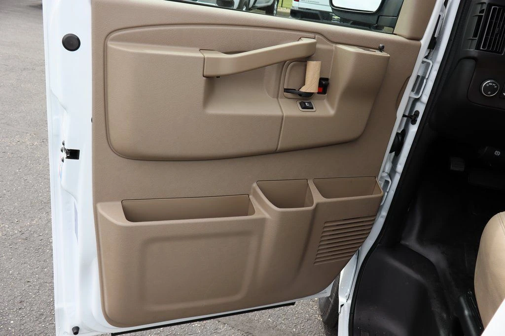 2025 Chevrolet Express Cargo Work Van - Photo 14