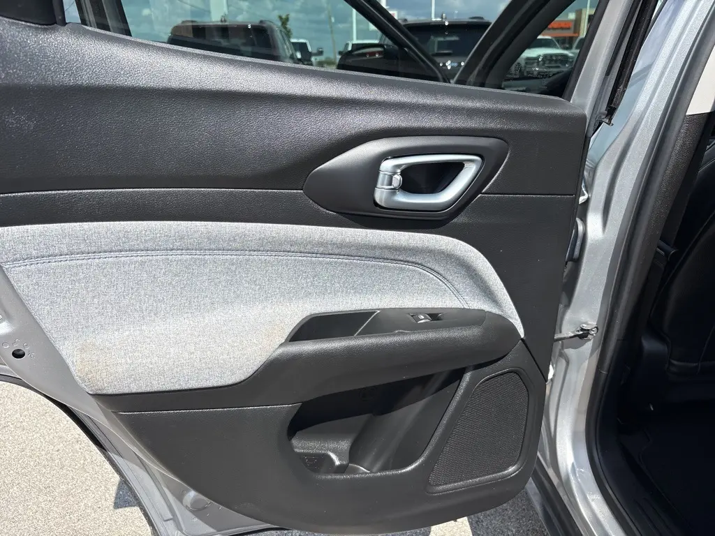 2022 Jeep Compass Latitude photo 22