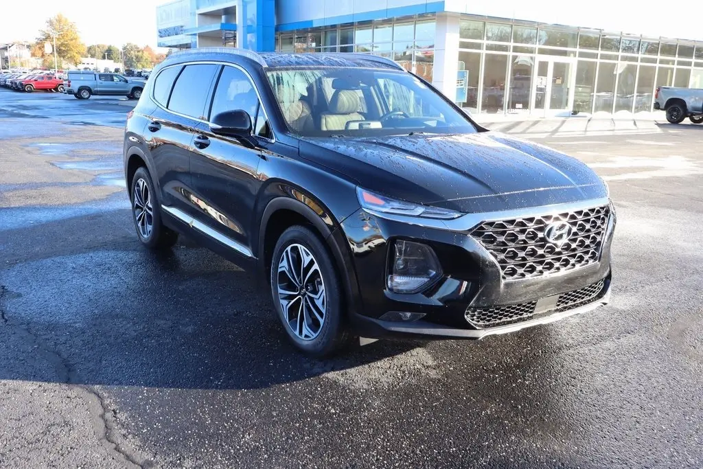Used 2019 Hyundai Santa Fe Ultimate with VIN 5NMS5CAA2KH135437 for sale in Atwater, OH