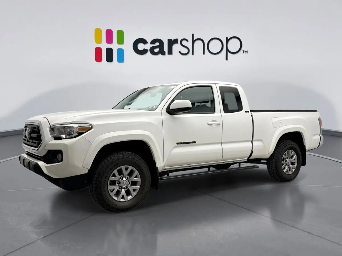 2018 Toyota Tacoma SR5's photo