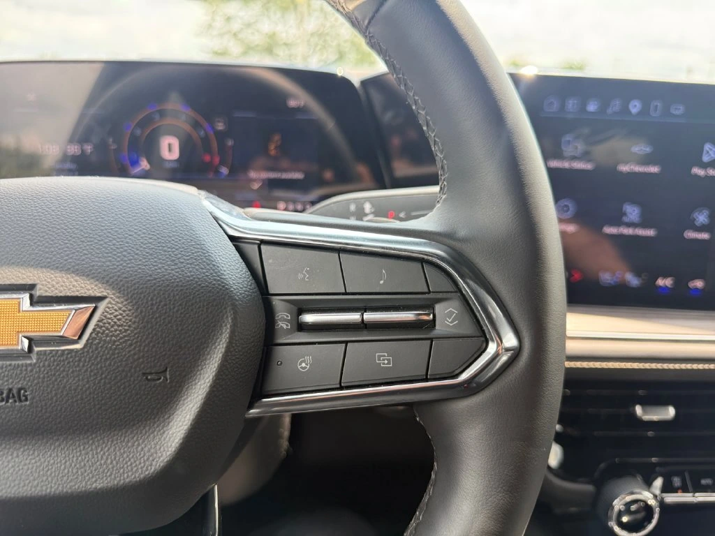 2025 Chevrolet Suburban Premier - Photo 17