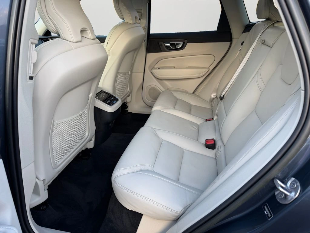 2023 Volvo - image 12