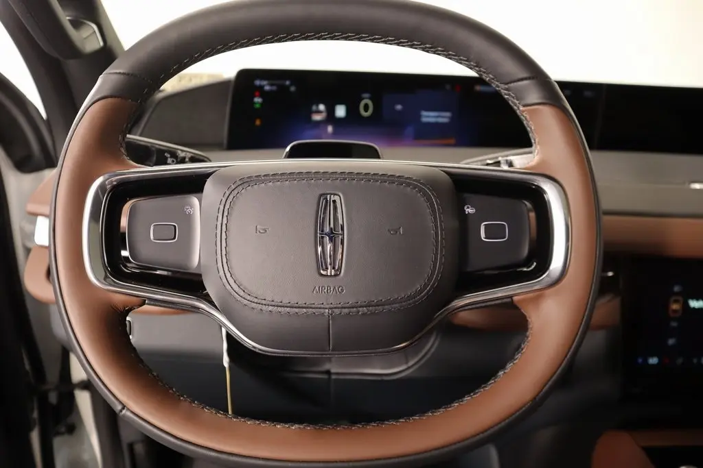 2025 Lincoln Navigator L Reserve photo 3
