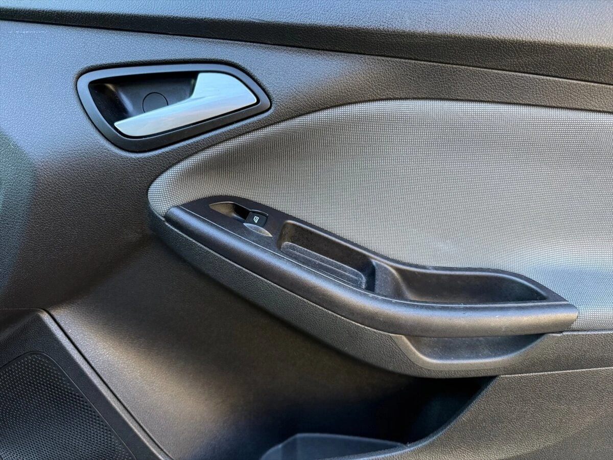 2014 Ford Focus SE - Photo 23
