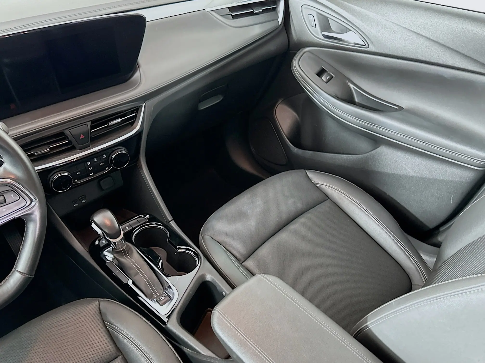 2024 Buick Encore GX Sport Touring photo 15