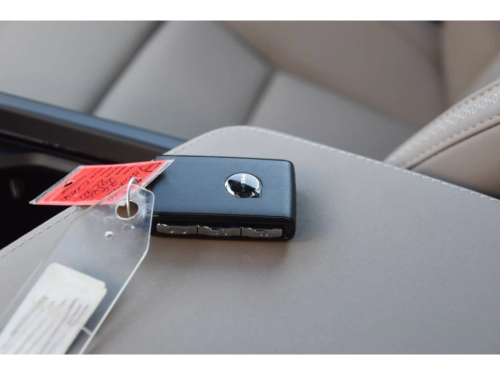 2026 Volvo - image 36