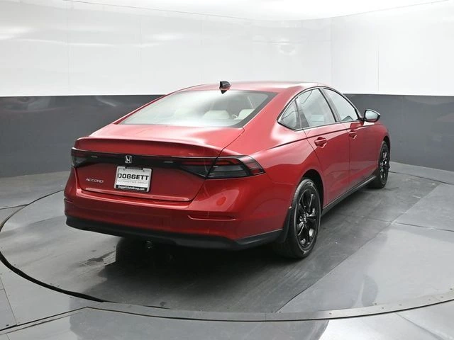 2025 Honda Accord SE - Photo 11