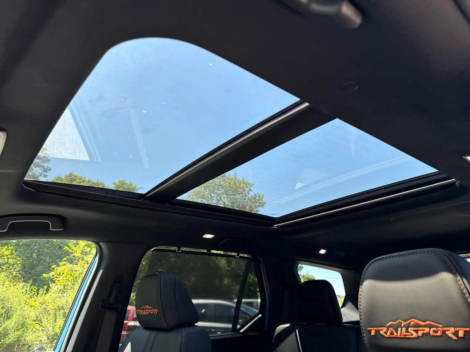2025 Honda Pilot TrailSport photo 13