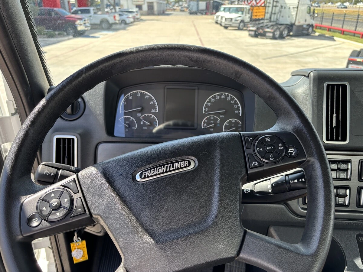 2027 Freightliner M2 106 — photo 8