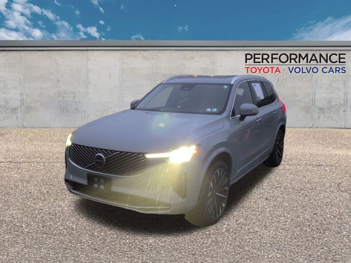 2025 Volvo XC90 Plus's photo