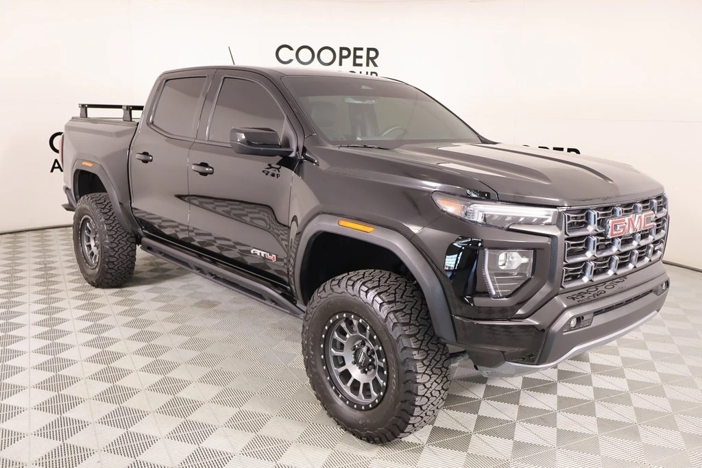 2024 GMC Canyon AT4's photo