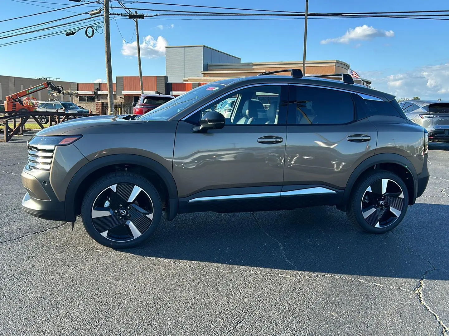 2026 Nissan Kicks SR photo 3