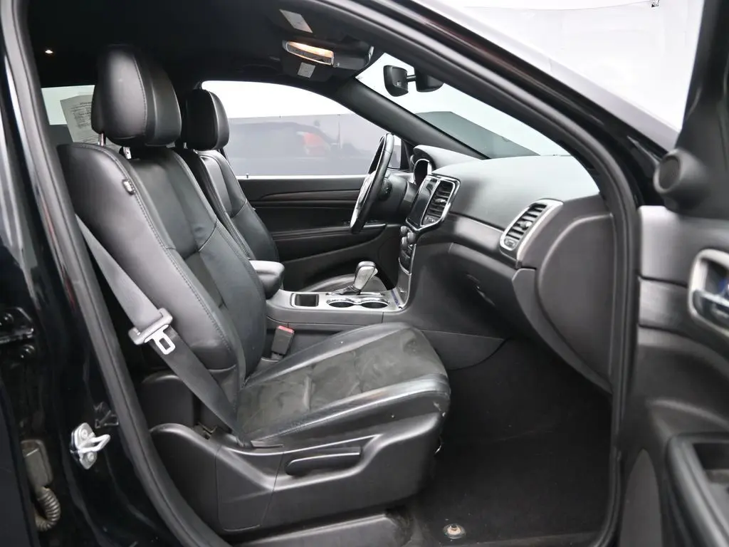 2019 Jeep Grand Cherokee Altitude photo 25