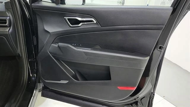 2025 Kia Sportage LX - Photo 29