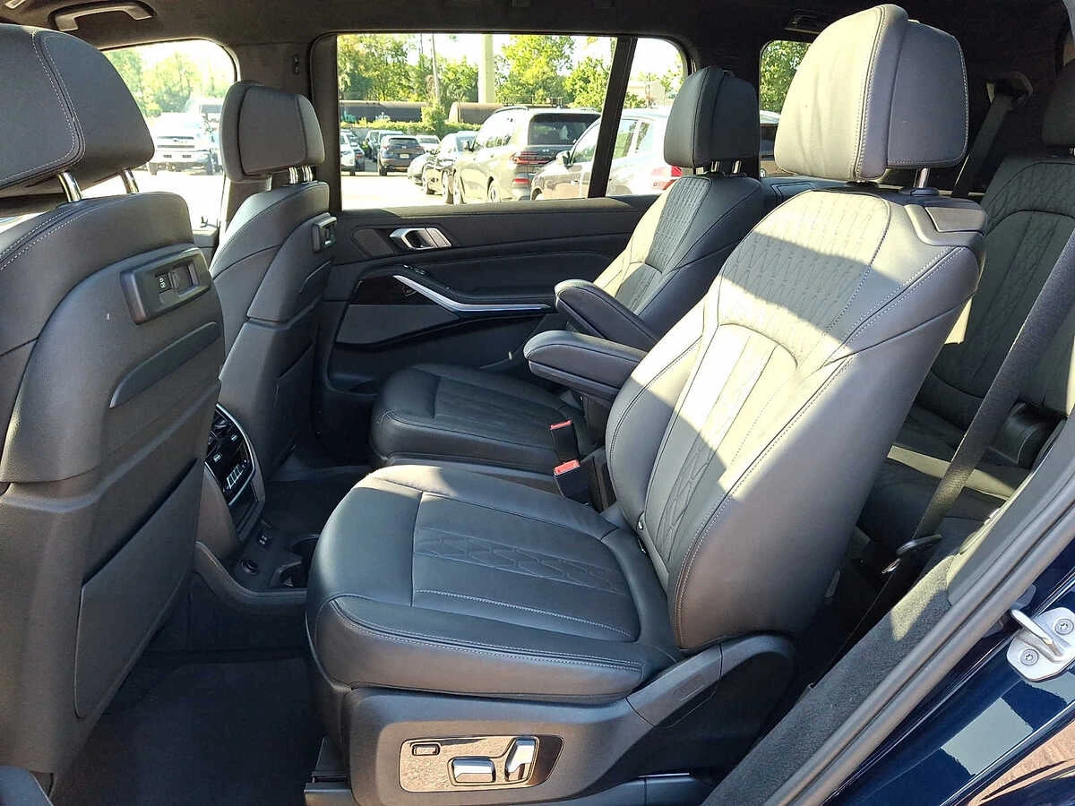 2022 BMW X7 M50i - Photo 8