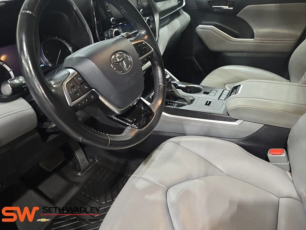 2021 Toyota Highlander XLE - Photo 17