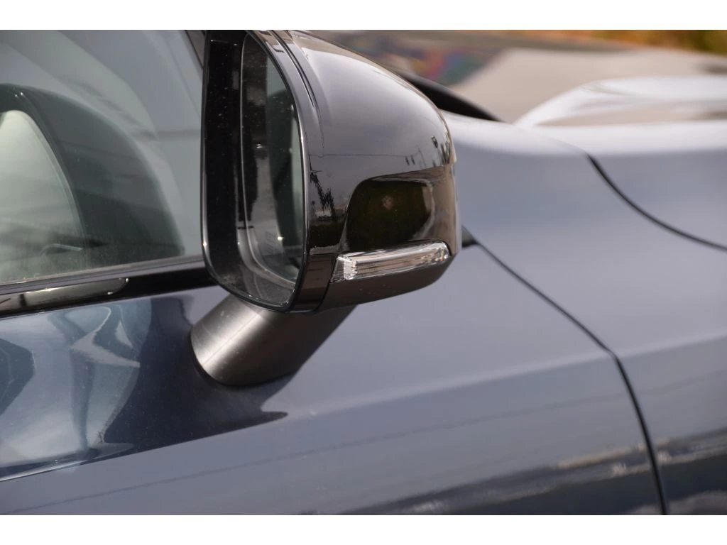 2026 Volvo - image 30