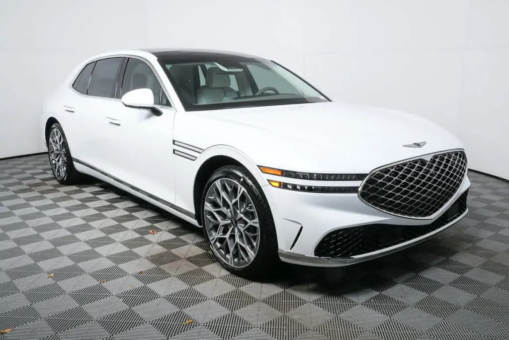 2026 GENESIS G90 Base's photo