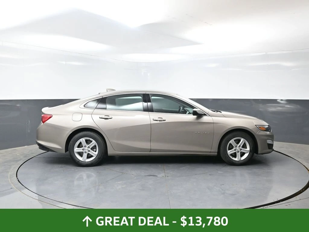 Used 2023 Chevrolet Malibu 1LT with VIN 1G1ZD5ST2PF201561 for sale in Elkhorn, WI