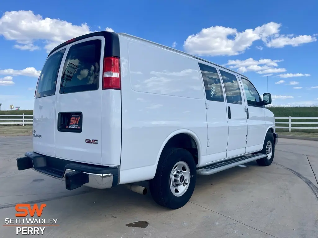2024 Gmc Savana 2500 Cargo photo 3