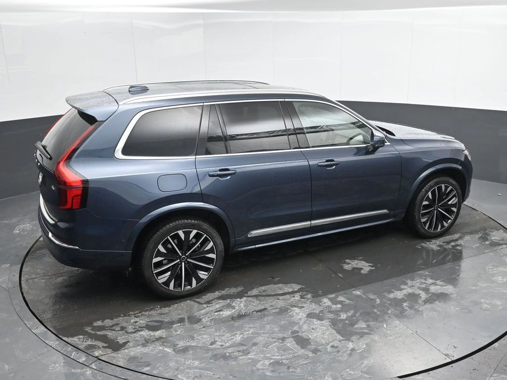 2026 Volvo - image 30