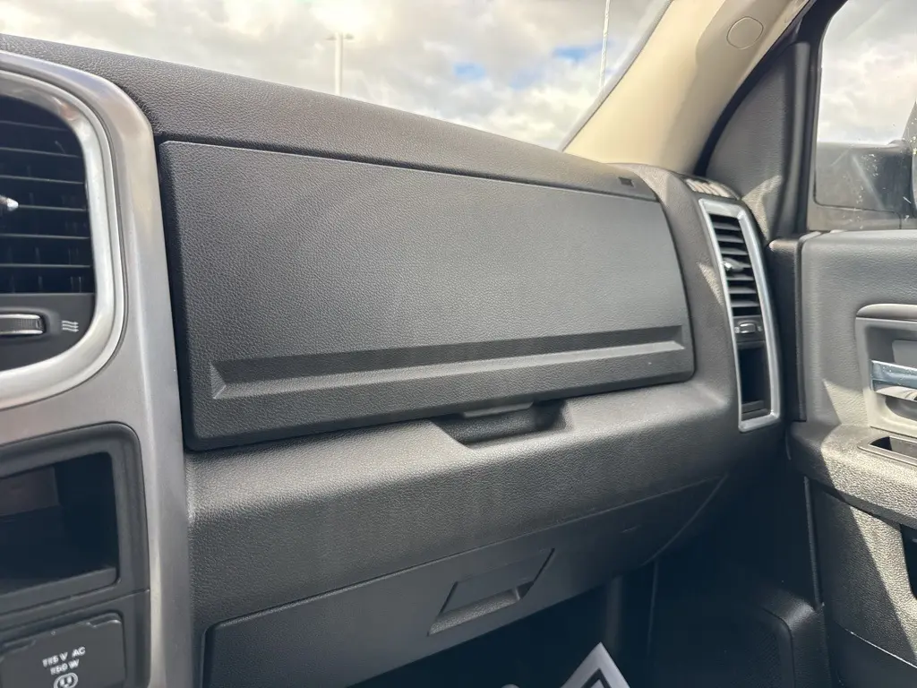 2023 Ram 1500 Classic SLT photo 24