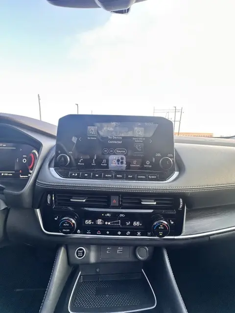 2023 Nissan Rogue Platinum photo 12
