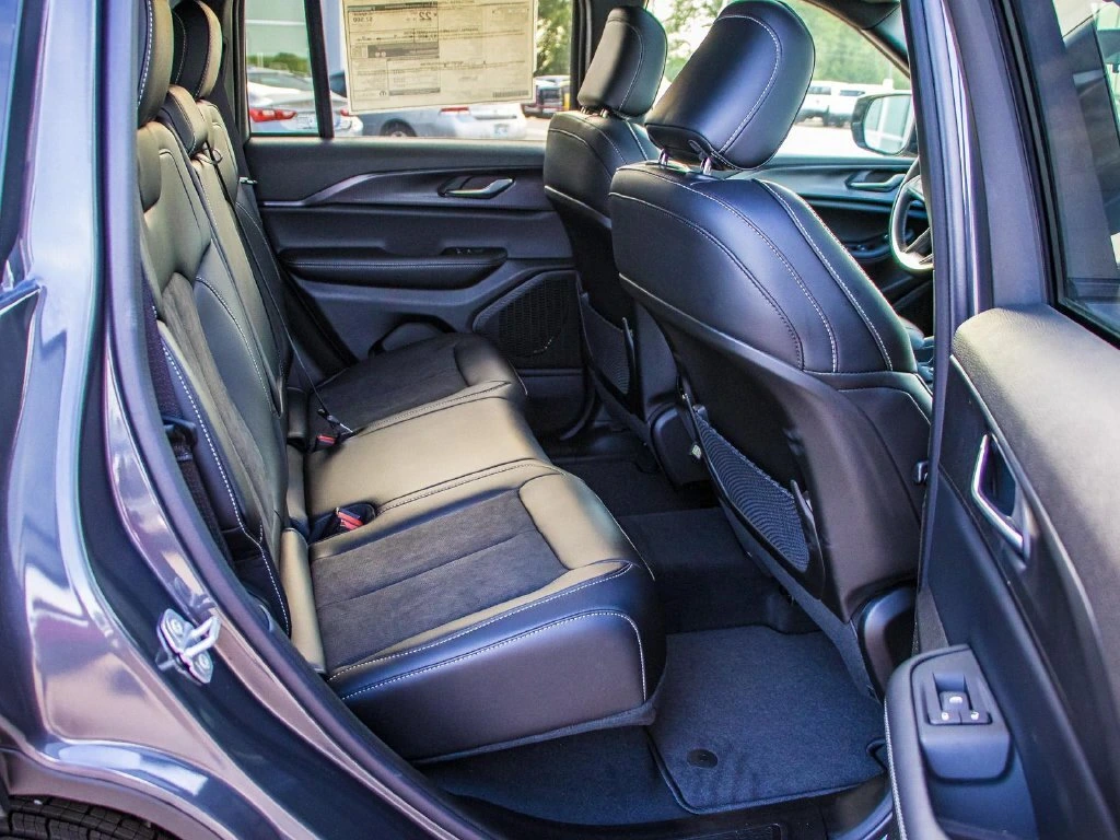 2025 Jeep Grand Cherokee Altitude - Photo 20
